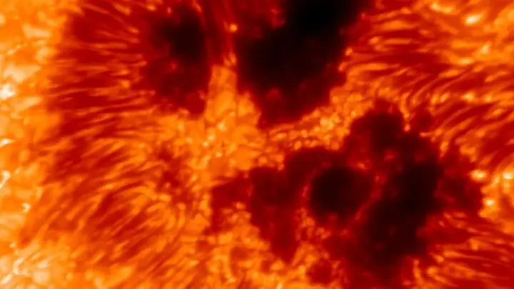 بزرگترین تلسکوپ خورشیدی جهان تصویری تازه از این ستاره منتشر کرد که سطح آن را با جزئیاتی بی سابقه نشان می دهد.